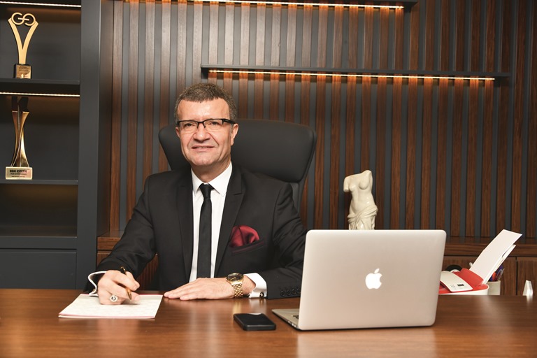 Kemal Arslantürk : Scak Yaz Günlerini Salkl  Ve Özgüvenli ekilde Karlamak çin Doru Bakm Rutini Önemlidir